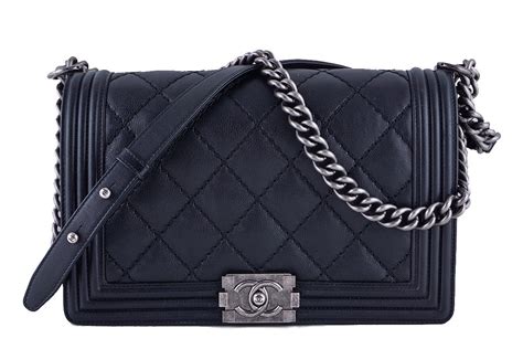 chanel classic flap or le boy